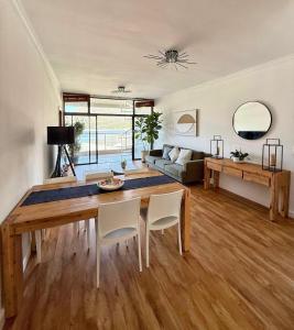 Harbour view penthouse in hout bay