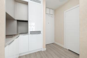 Wave SeaView Apartments by Solarento