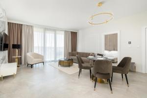 Wave SeaView Apartments by Solarento