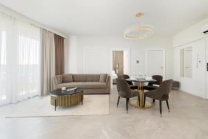 Wave SeaView Apartments by Solarento