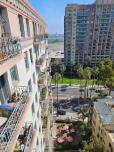 Luxe Suite Convention Center Partial Ocean View with Free Parking