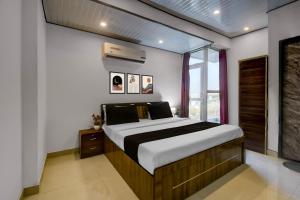 Collection O Saral Bihari Temple Formerly Black Panther