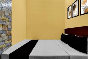 Super Hotel O Madhyamgram Railway Junction Formerly Dreamland