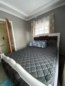 Emet Country Farm Home