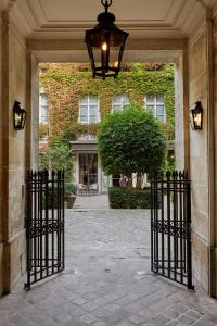 Le Pavillon de la Reine & Spa, Place des Vosges