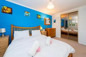 Cosy 3 Bedroom House near River Thames - Pass the Keys