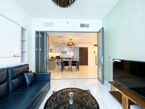 Elegant 1BDR Sleeps 4 in Bayz-22