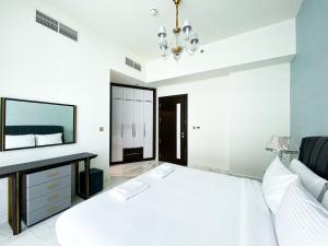 Elegant 1BDR Sleeps 4 in Bayz-22