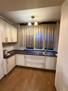 Іващенка 1а