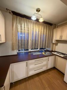 Іващенка 1а