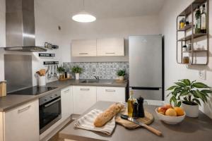 Douce Parenthèse - Appartement T2 Cosy avec Balcon, Élégant & Calme - Hyper centre ville de Montélimar - Gare de Montelimar à pied - Jardin public de Montélimar