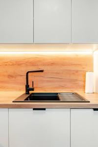 SkyFlat Bratislava-New Apartment near Airport Free Parking