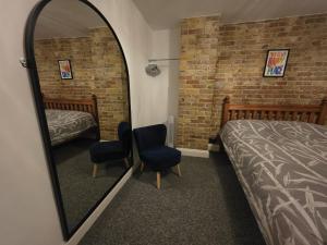 Entire 3 bedroom house 5 minutes from the beach