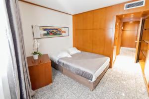 Goldstar Resort & Suites
