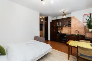 Bonarka Homely Studio by BookingHost