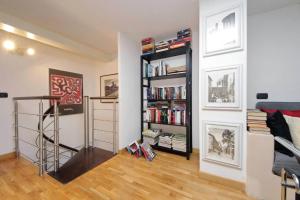 Historic Center Rome Colosseum 2BR 2BA Metro