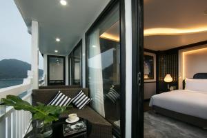 Le Jouney Luxury Cruise Ha Long