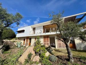 Villa darchitecte à Abbartello, vue mer et accès plage