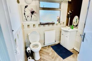 Birmingham 3 bedrooms- Sleeps 6- Free parking