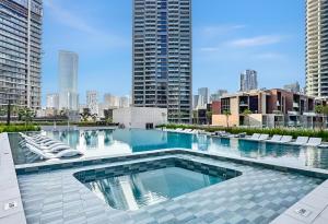 Stylish 1BR Apartment Peninsula One Business Bay