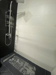 Chic Studio near Miracle Garden & GlobalVillage