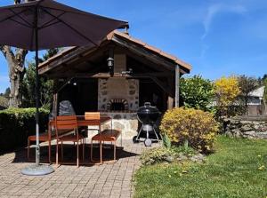 Maison dhôtes chaleureuse a Usson-en-Forez