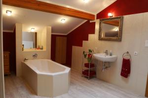 Ferienwohnungen Schlader