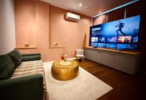 Colline, La suite jacuzzi cinéma privé