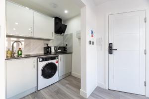 Stylish modern studio with parking London - Pass the Keys