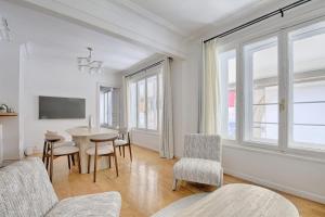 Louvre, Saint Honoré, Tuileries 6P, AC by Melvane