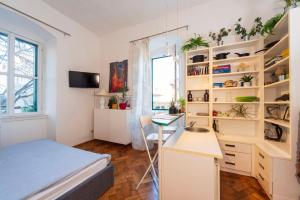 Ora, home on the sea.