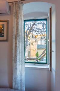 Ora, home on the sea.