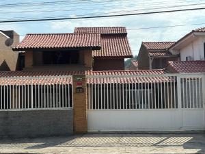Casa vista beira-mar, pé na Areia
