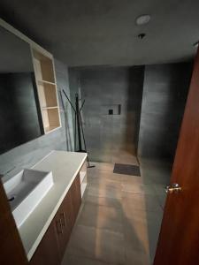 2 Bedroom Service Apartment In Quezon City