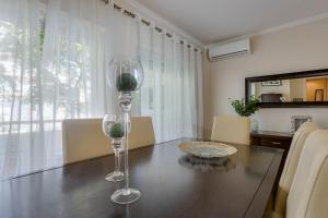 JAZZ & SILVIA - Moderno & Central apenas a 5 min da praia dos Pescadores