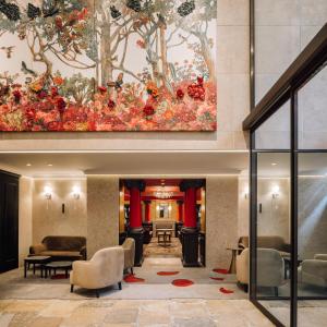 MYTHIC SANA Downtown Suites