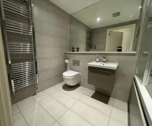 Modern Studio in Central Solihull near NEC