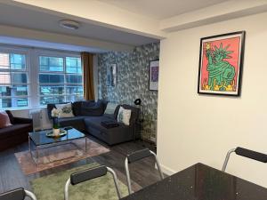 61 Moorfields city centre apartment sleeps 10