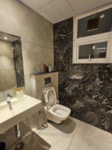 Japandi theme Apartment 10 mins from Chandigarh Airport - by Zeppelin Stays