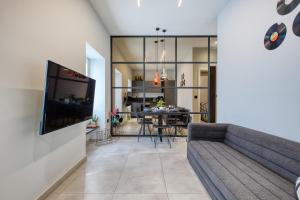 Stylish 1-Bedroom Apartment Just 5 Minutes from Valletta by Ferry