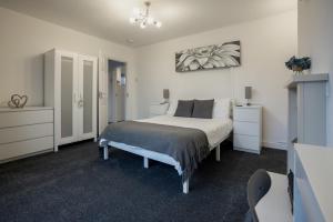Hereford - Raven House - 4 Bedroom House Located West Of City, Sleeps 7 - Perfect For Contractors Or a Base For Exploring - Hosted By RENTMYHOUSE