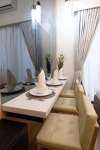 Urban Luxe Suite - 2 Double Beds, Steps to Mall of Asia Complex, Pasay City