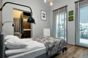 Chmielna Stylish Apartment with Garden and Parking in the center of Gdańsk by Noclegi Renters