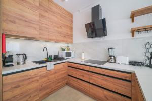 Blue Wave by Moje Holiday