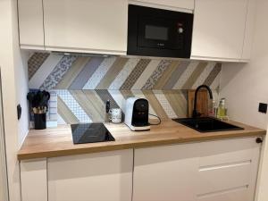 Comfort & Quiet Apt Air Conditioning Parking