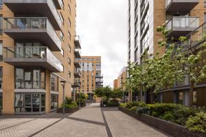 Modern 1-Bedroom London Apartment - Ideal for Business & Leisure Fast Links to Central London