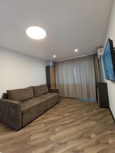 1 комнатная квартира центр города рядом с Мост Сити