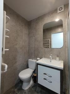 1 комнатная квартира центр города рядом с Мост Сити