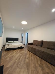 1 комнатная квартира центр города рядом с Мост Сити