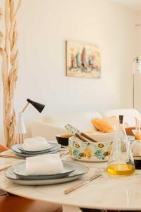 Bright A-C apartment with sea view - Antibes